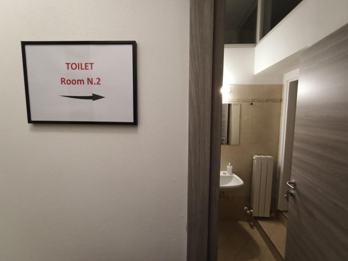 Airport Boulevard Guesthouse Грасобио Екстериор снимка