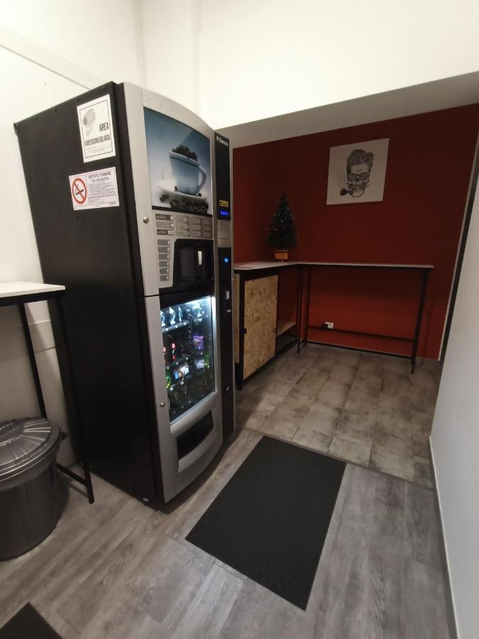Airport Boulevard Guesthouse Грасобио Екстериор снимка