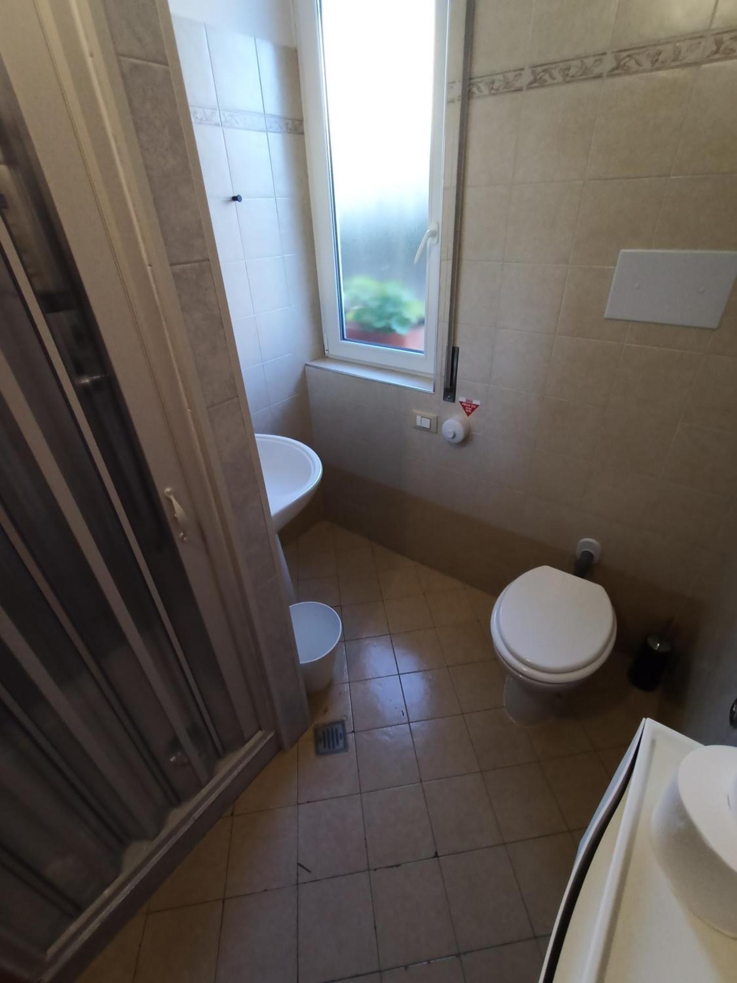 Airport Boulevard Guesthouse Грасобио Екстериор снимка